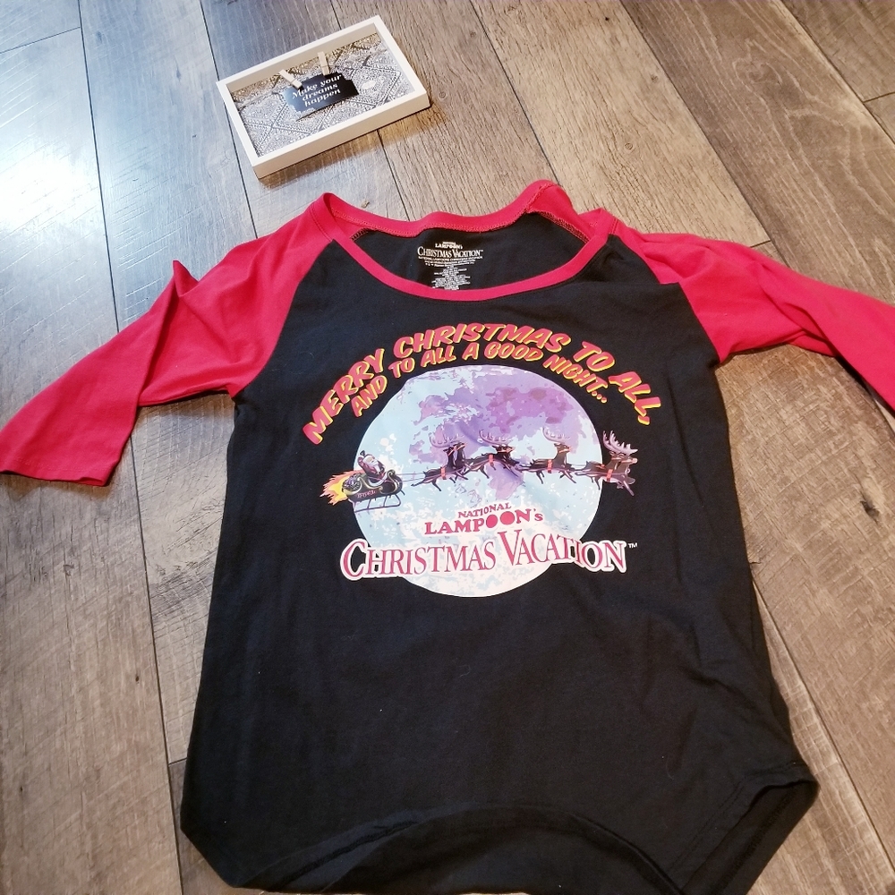 National Lampoon's Christmas shirt Size 15/17
